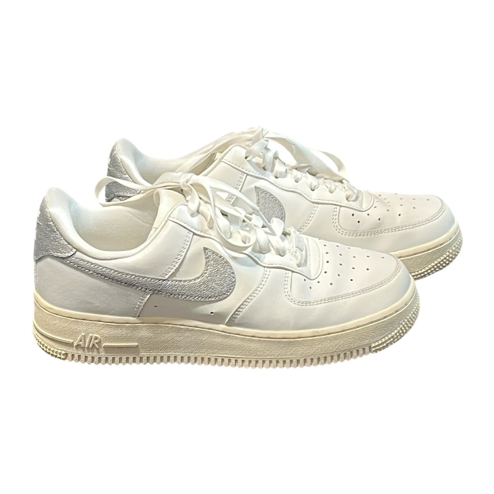 Nike Air Force 1 Sneakers ‘07 Summit White Sail Metallic Silver Low Top Shoes 8
